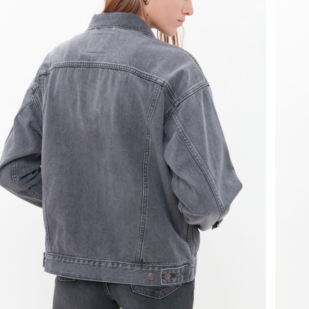 Levi’s Oversized Denim Trucker Jacket - Picture 4 of 5